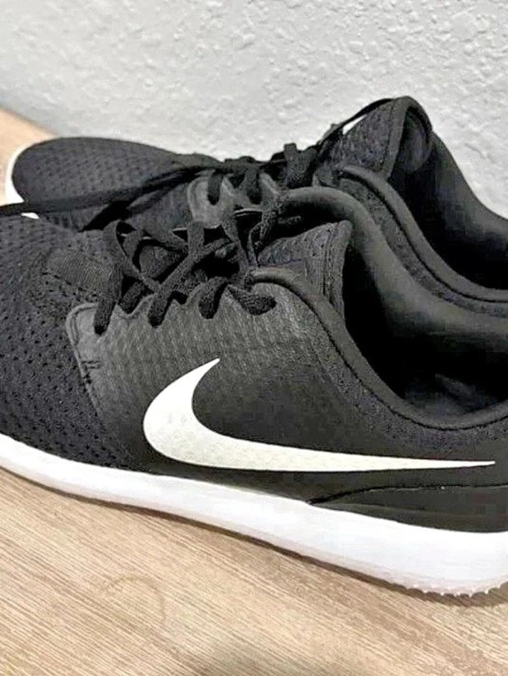 Nike Renew Lucent Black & White Athletic Shoes US 11